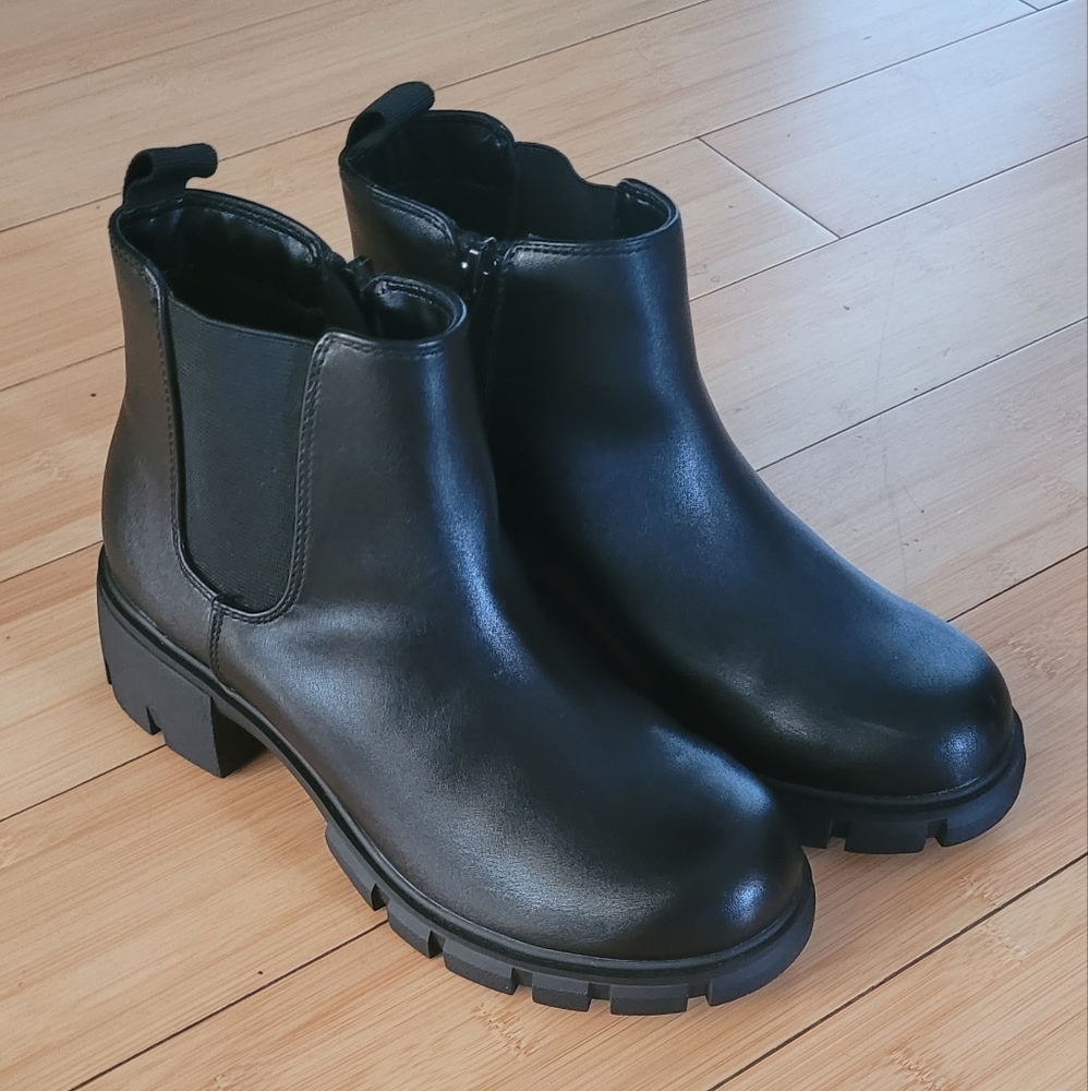 New Girls Ankle Combat Boot (no tags)